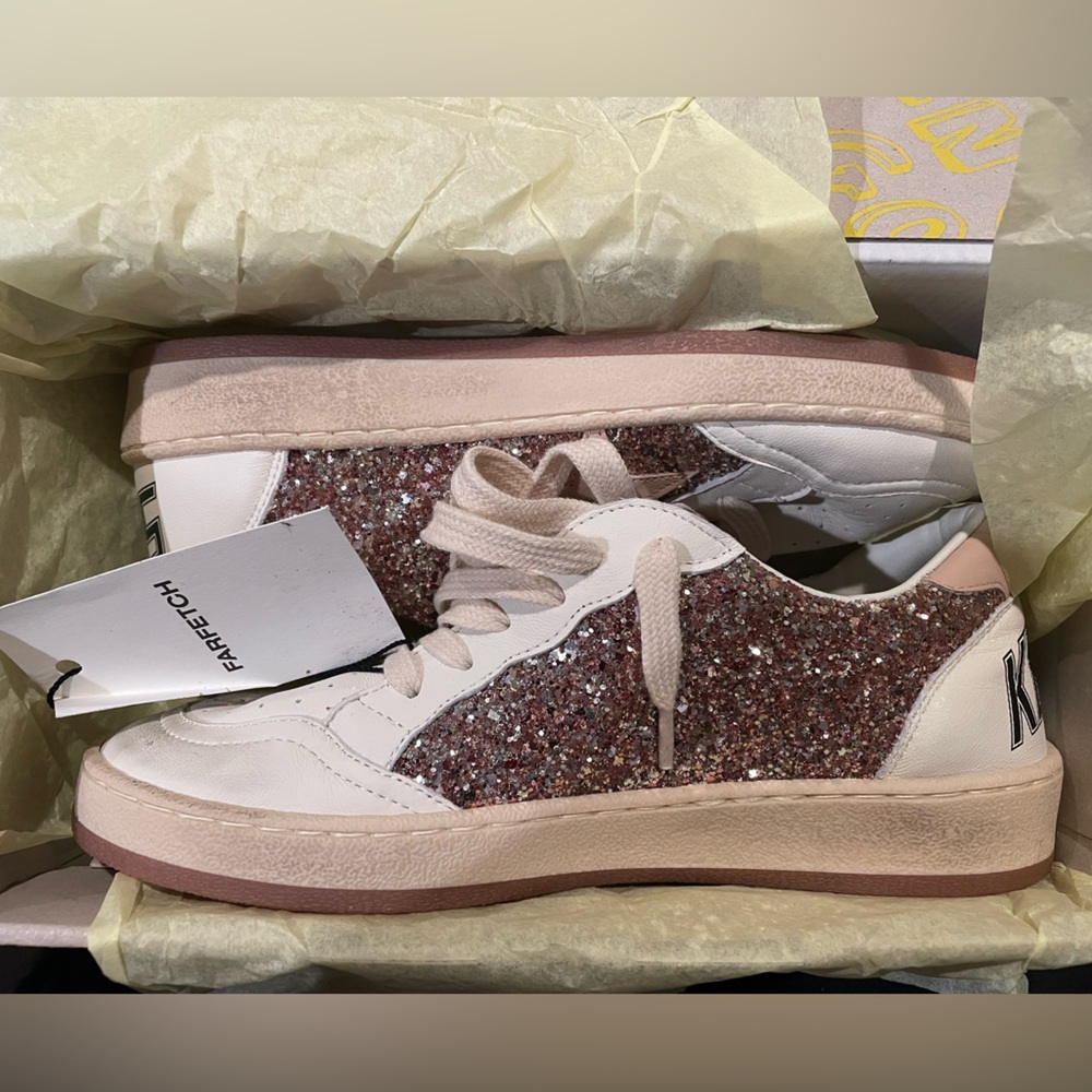 Bnwt golden goose sneakers size 35